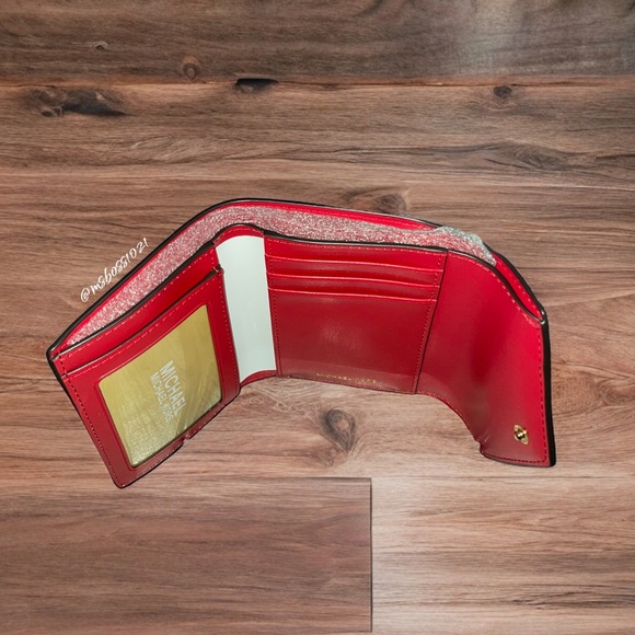 Michael Kors Md Envelope Trifold Wallet in Crimson NWT - Picture 3 of 4